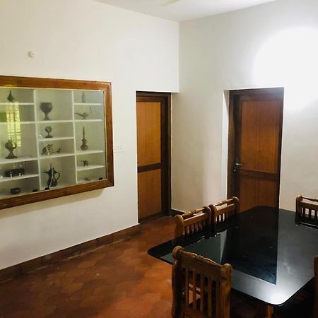 H Villa Nilambūr Extérieur photo