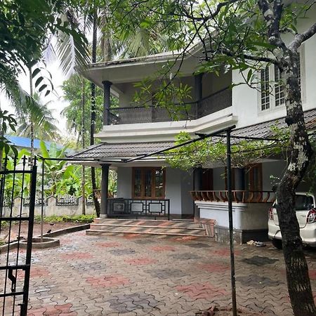 H Villa Nilambūr Extérieur photo