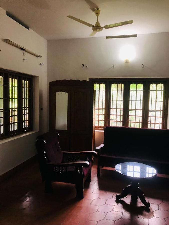 H Villa Nilambūr Extérieur photo