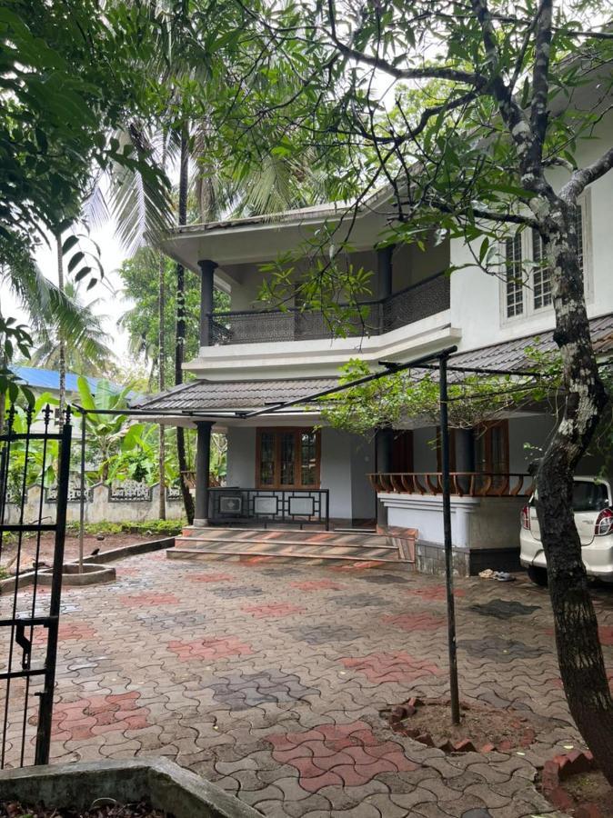 H Villa Nilambūr Extérieur photo