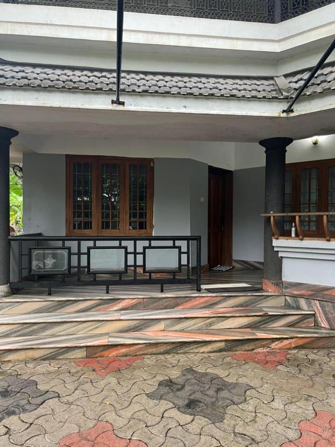 H Villa Nilambūr Extérieur photo
